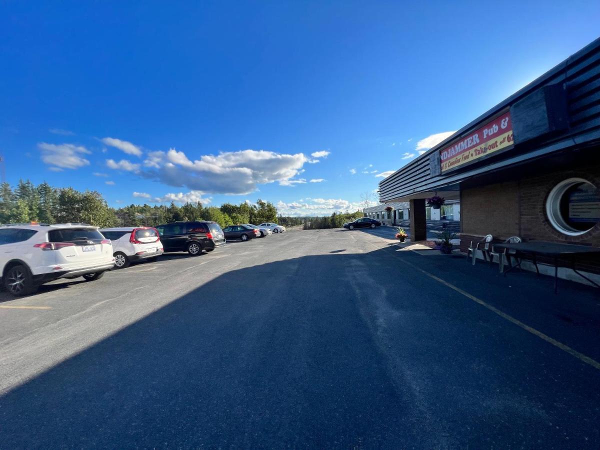 Lively Inn And Suites - Sudbury Naughton Luaran gambar