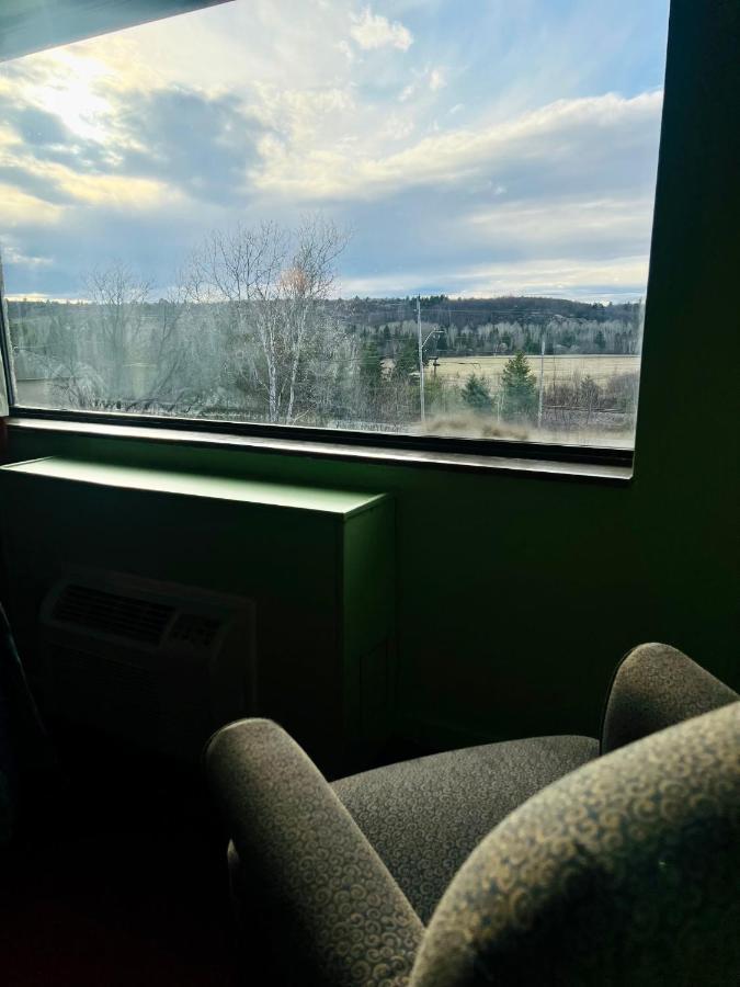 Lively Inn And Suites - Sudbury Naughton Luaran gambar