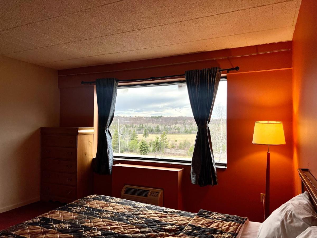 Lively Inn And Suites - Sudbury Naughton Luaran gambar