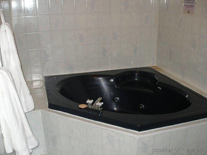 Lively Inn And Suites - Sudbury Naughton Bilik gambar